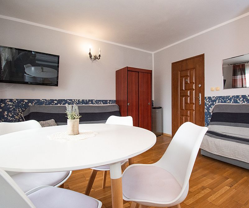 Pokój Rodzinny nr 6 z balkonem